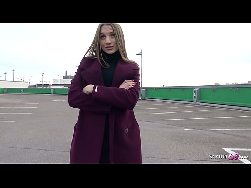 ❤️ GERMAN SCOUT SE YON RÈV TOUCH STEELE, PARKING TELLTALE AK SEXY POU LAJAN ❌ Porno fb nan nou